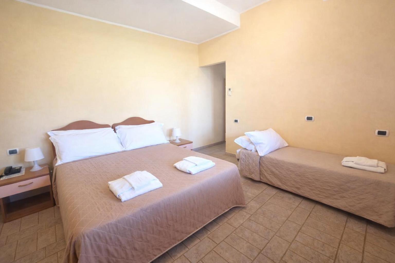 Classic Triple Room,1756510562:JPEG